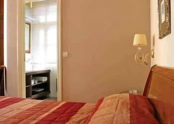 Aetoma Hotel 4*