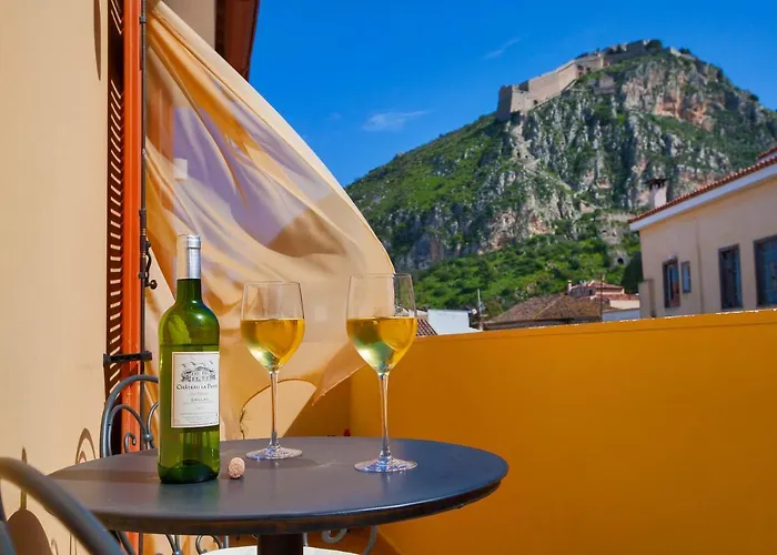 Ξενοδοχείο αέτωμα 4*