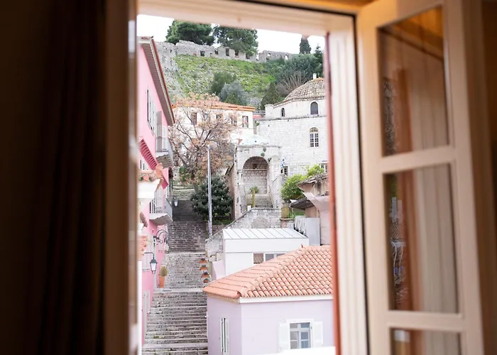 Ξενοδοχείο αέτωμα